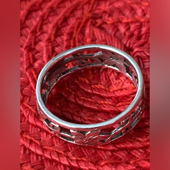 Sterling Silver Flower Ring - Picture 3 of 7